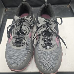 Saucony Women's Gray and Pink Athletic Shoes